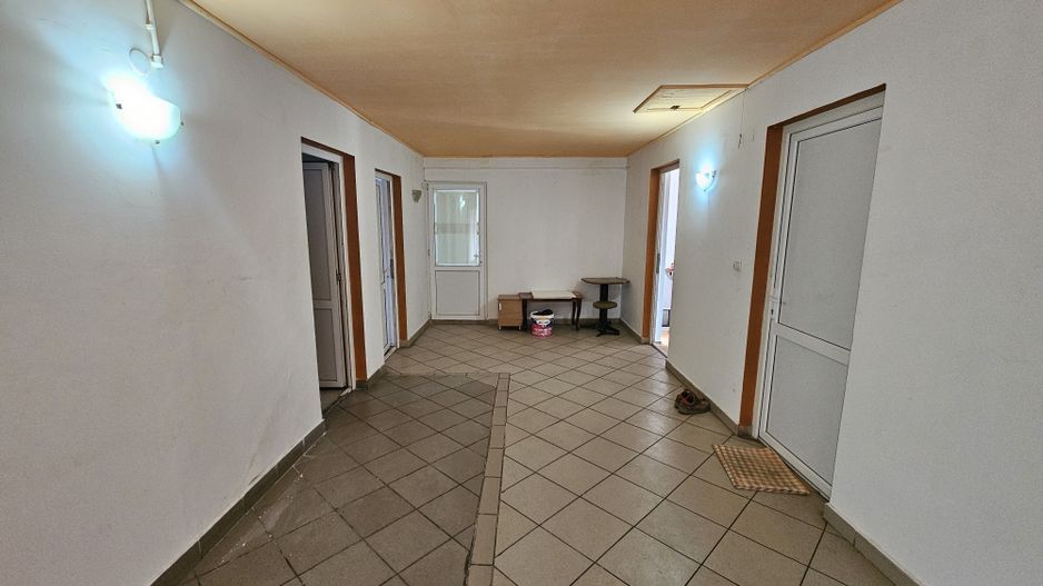 Spatiu comercial/camere cazare - 7 camere 135 mp Baicoi Prahova! - Poză 6