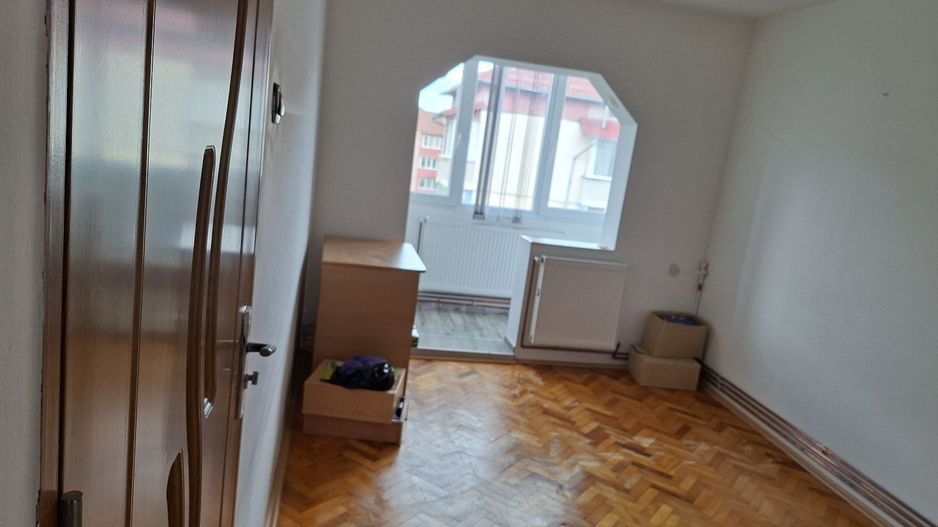 Apartament cu 3 camere -Zona Aradului - Poză 3