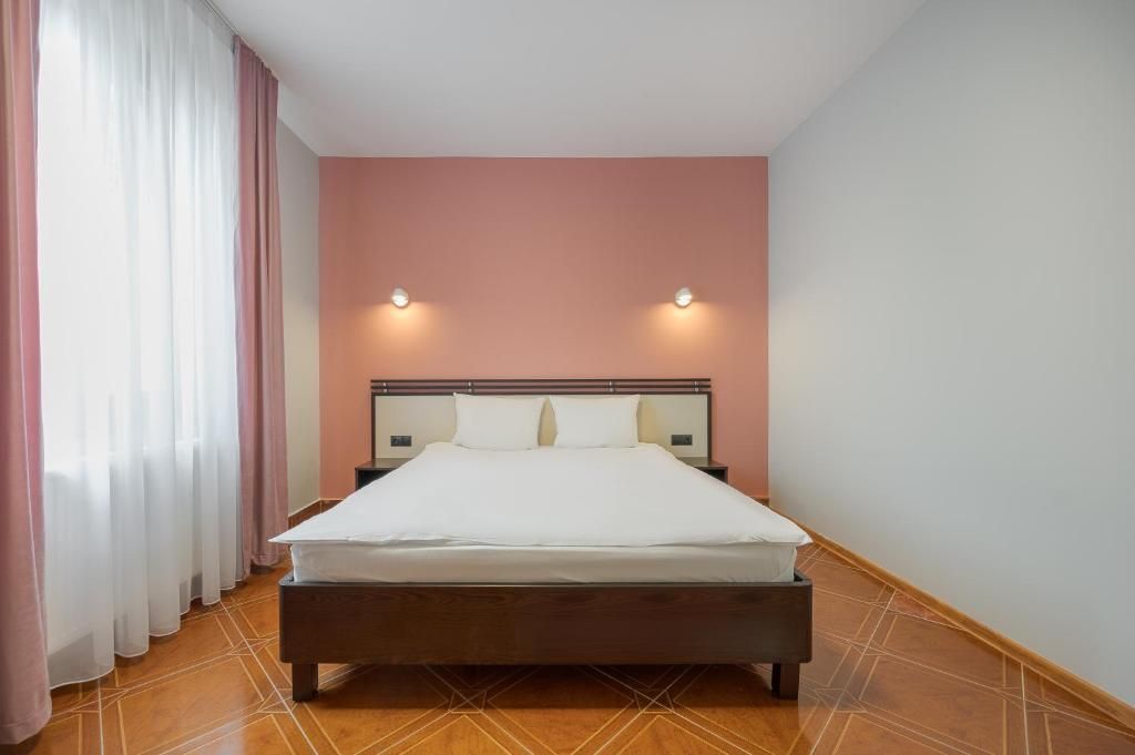 Complex turistic pe un domeniu de 5.375 mp | Sânmartin - Poză 9