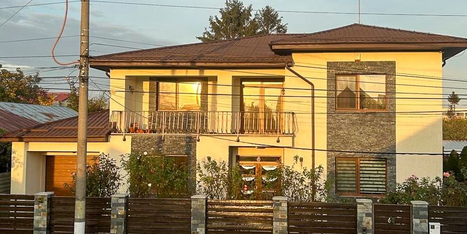 Descoperă Eleganța și Rafinamentul: Vila de Vis pe un lot generos - Poză 4