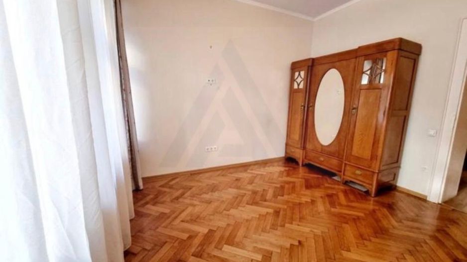 Apartament 2 camere 61 mp utili parter 2 bai 2 pivnite Centrul Istoric - Poză 3