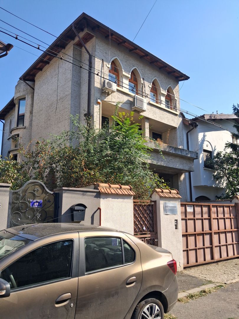 Vila zona Ghica // Colentina - Poză 1