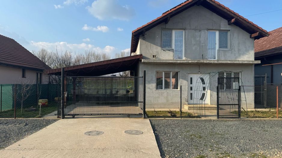 Casa Individuala Sanmihaiu Roman,P+M,4 Camere,2 Bai,Panouri Solare,Carport Auto - Poză 1
