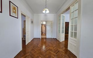 Casa eleganta cu tavane inalte si gradina superba - Poză 4