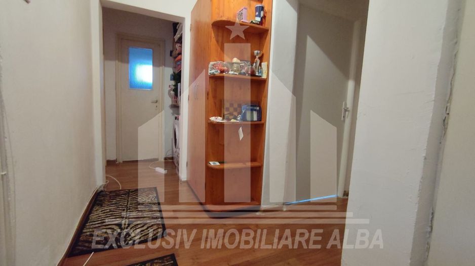 Apartament 4 camere decomandate | 2 bai | 2 balcoane | 77 mp | Cetate - Poză 3