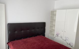 3 camere intr-o cladire cu arhitectura deosebita - Poză 5