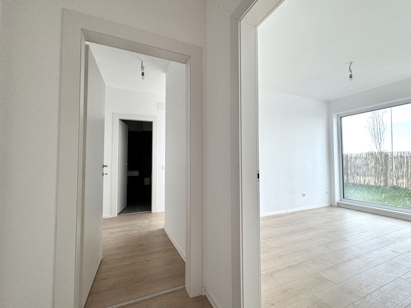 Apartament 4 camere Decomandat + Grădină Proprie - Atria Urban Resort - Poză 2