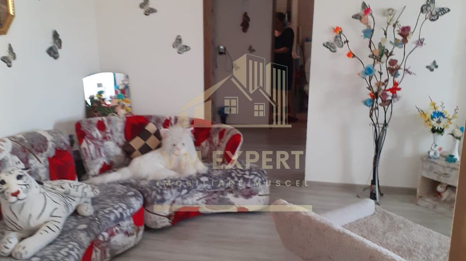 APARTAMENT 2 CAMERE, ETAJ 4, BLOC DE CARAMIDA, CAMPULUNG - Poză 1