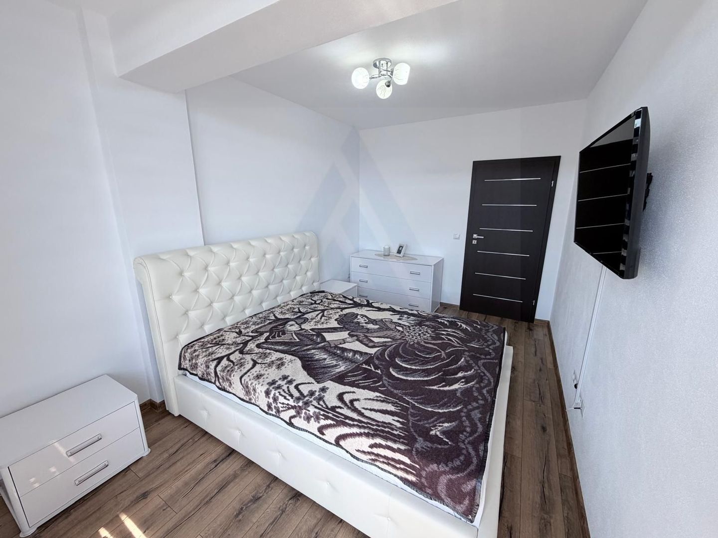 Apartament modern 80 mp  3 camere 2 balcoane  zona Doamna Stanca - Poză 6