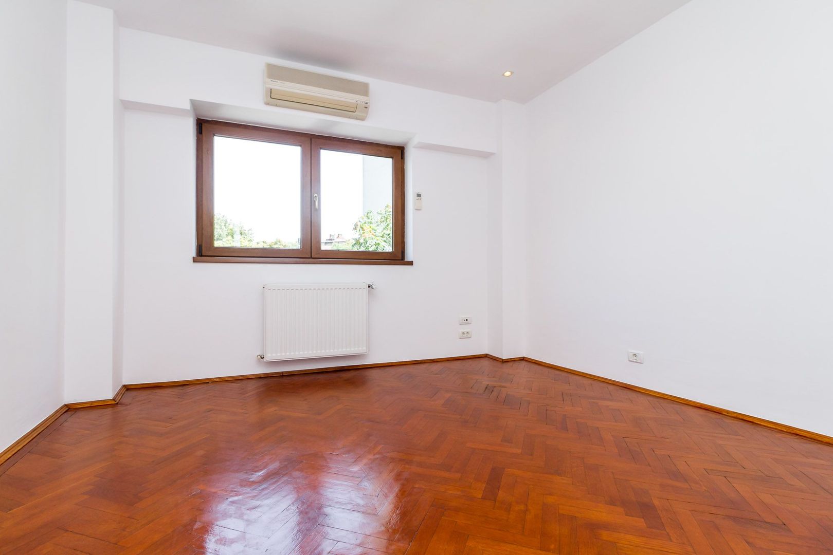 COMISION 0% - Apartament 104 mp, BLOC 1980, pe CALEA VICTORIEI, langa H. Hilton - Poză 9