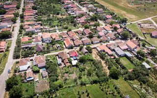 CASĂ ÎN HORIA - Poză 25