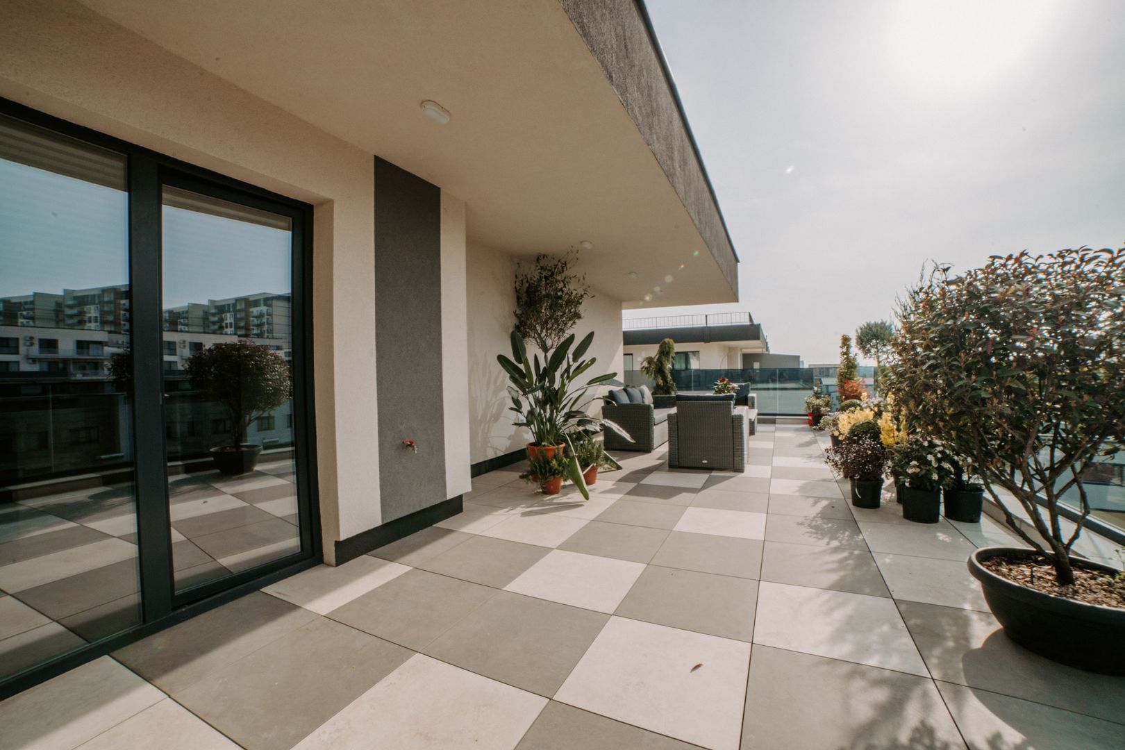 Penthouse 2 camere mobilat utilat panouri solare pompa caldura - Poză 4