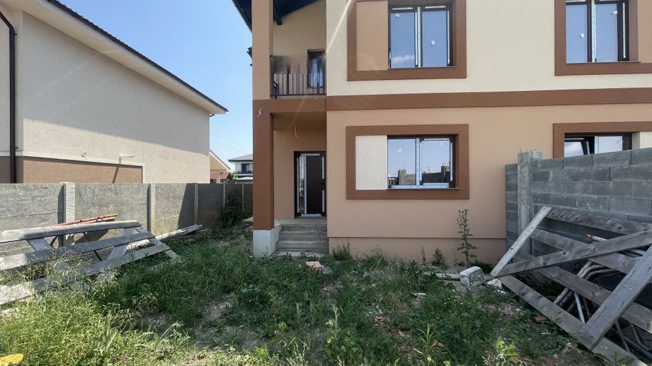 Casă la roșu, 3 dormitoare, teren 340 mp – Moșnița Nouă, lângă Kaufland - Poză 1