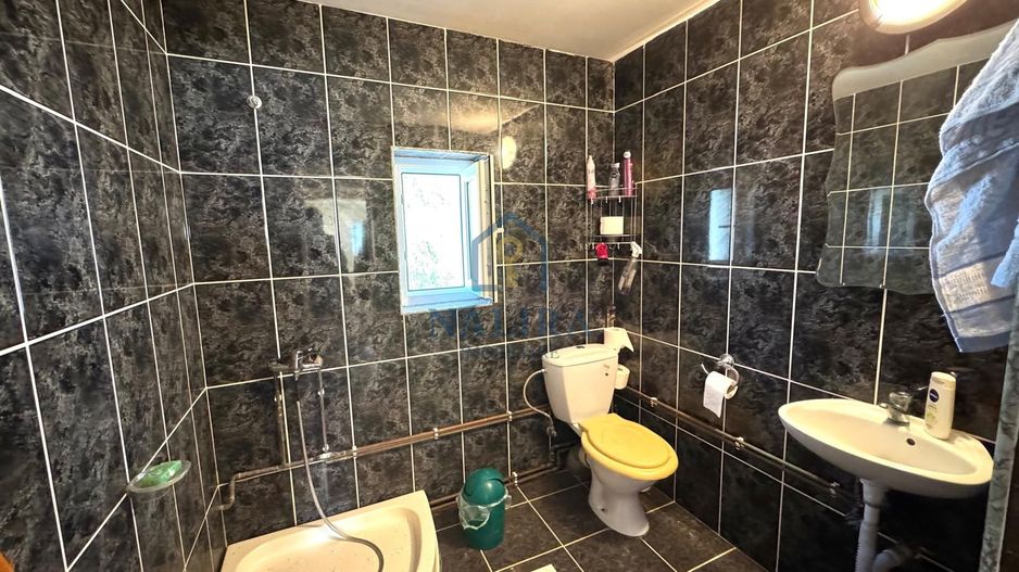 Casa spatioasa cu zona amenajata pentru ferma Cicarlau - Poză 18