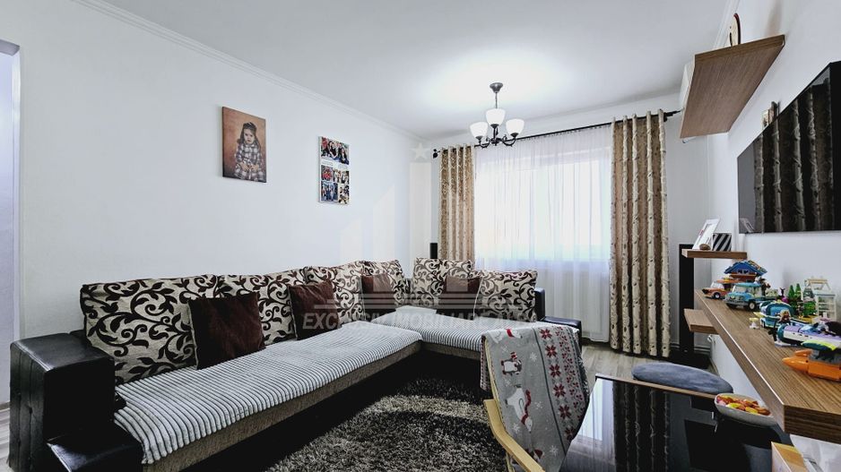 Apartament cu 3 camere de vanzare, Cetate - Poză 3