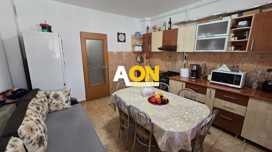Apartament 2 camere decomandat,Cetate,zona Bd Transilvaniei - Poză 2
