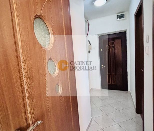 Garsonieră renovată cu vedere spre râu | Splaiul Unirii | mobilată nou - Poză 8