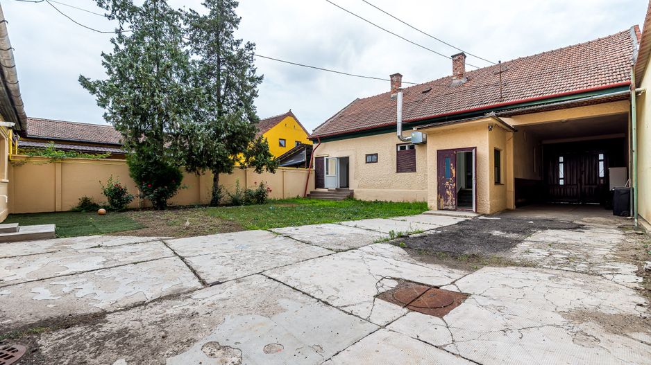 Casa cu potential multiplu cu teren generos pe strada Dunarii - Poză 6