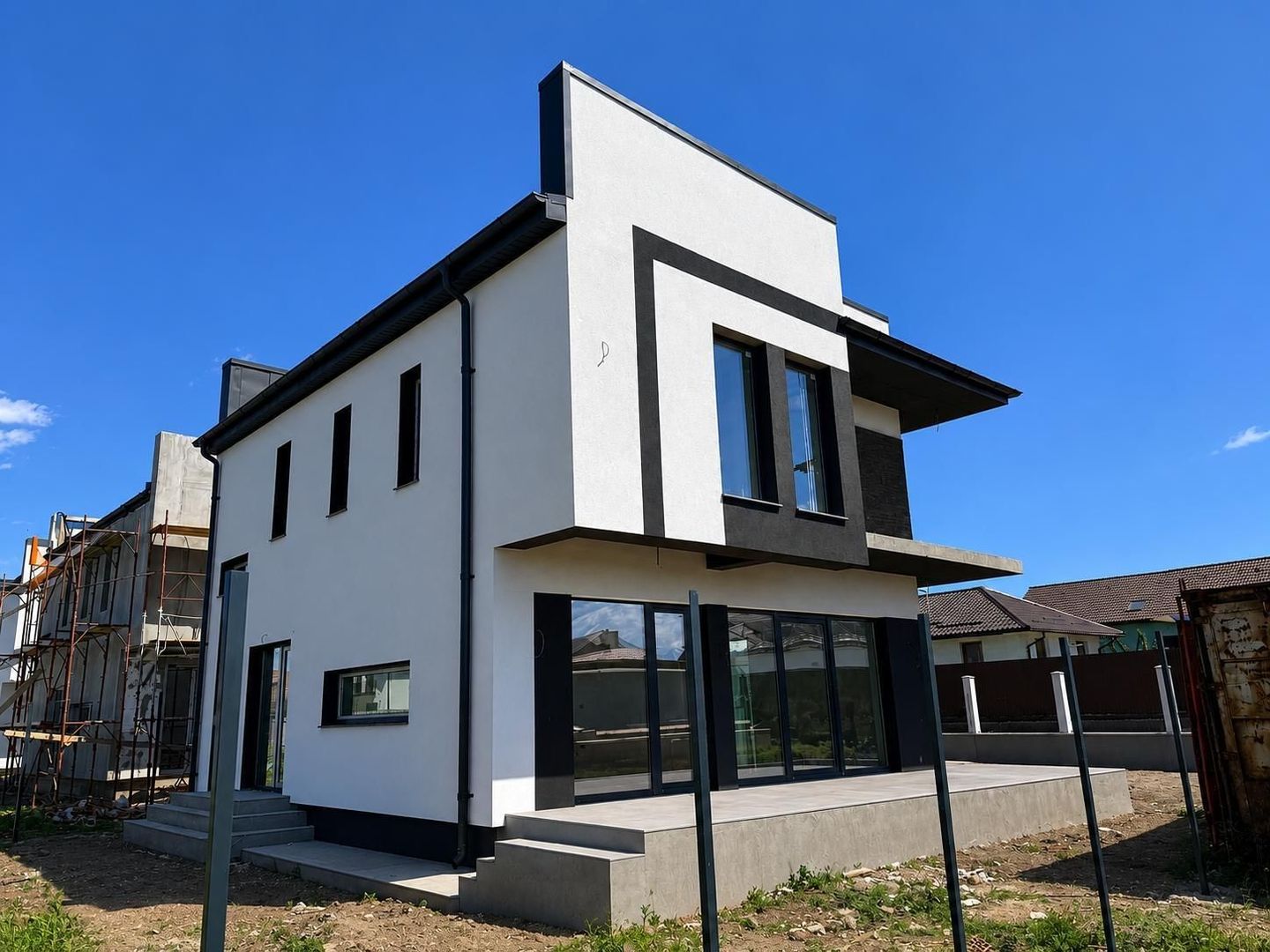 Casa individuala la 4 km de Brasov - Poză 3