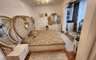 vand apartament 3 camere, etaj 2 , zona Alunis - Poză 1