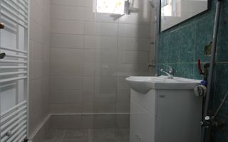 Piata 700; centrala proprie, la prima inchiriere dupa renovare. - Poză 8