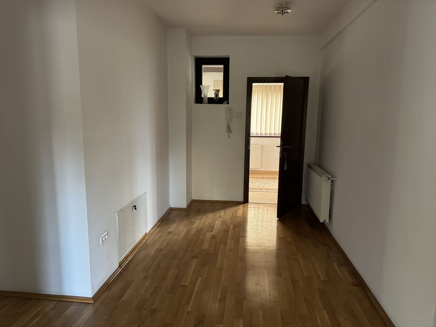 Casa de vânzare zona Favorit - Poză 8