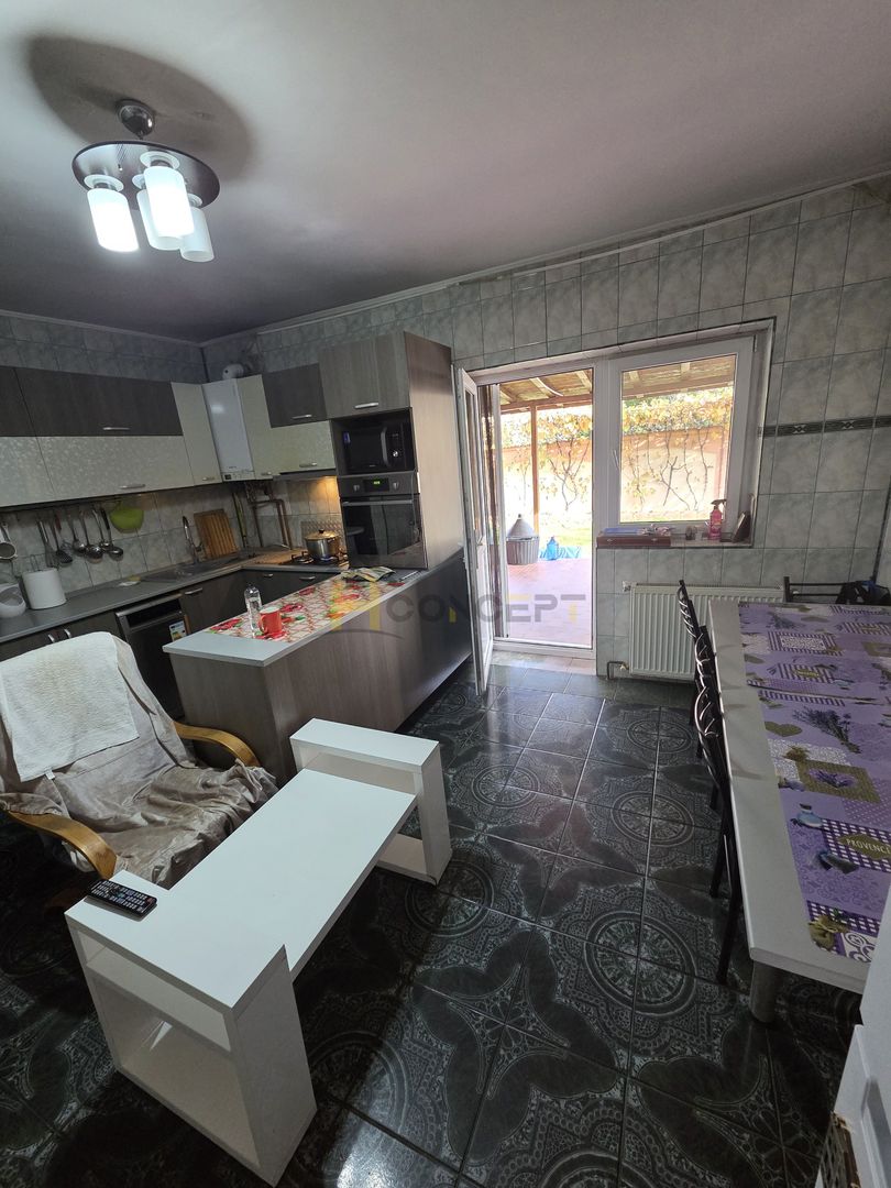 Vila individuala spatioasa ideala Afacere After School - Poză 11