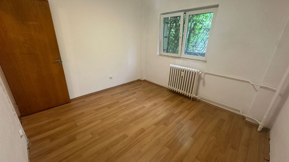 2 Camere Parter din 8 an 1982 Ideal Birou Firma Bloc Izolat Bucur Obor - Poză 10