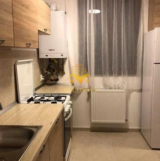 Casa de închiriat, renovată, 3 camere, curte de 60 mp, Dâmbul Rotund - Poză 3