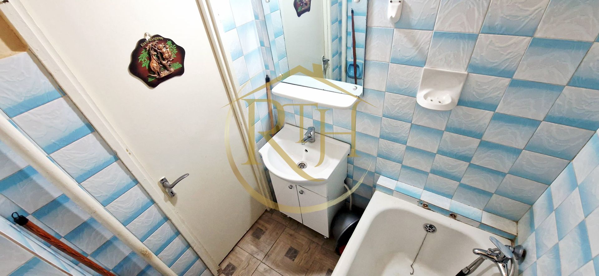 Inchiriez apartament cu 2 camere,clima centrala, zona Calea Sagului/ 300 euro. - Poză 20