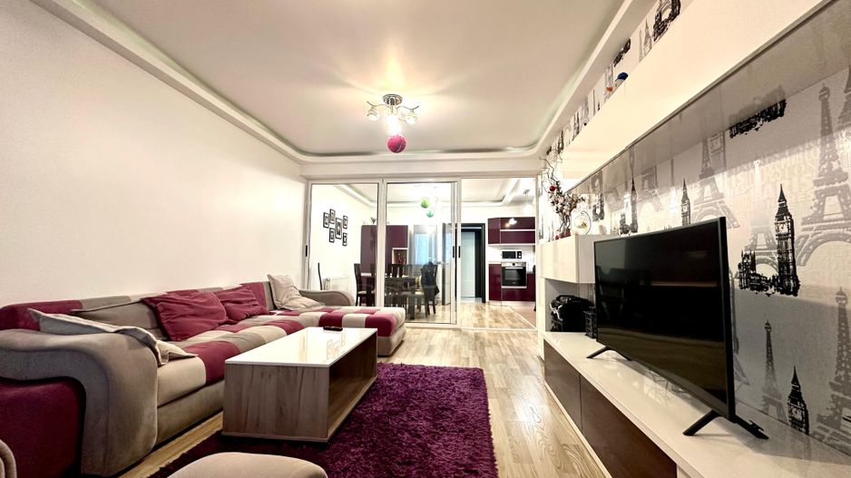 Apartament spatios 4 camere + parcare, pretabil ptr ERASMUS - Poză 2