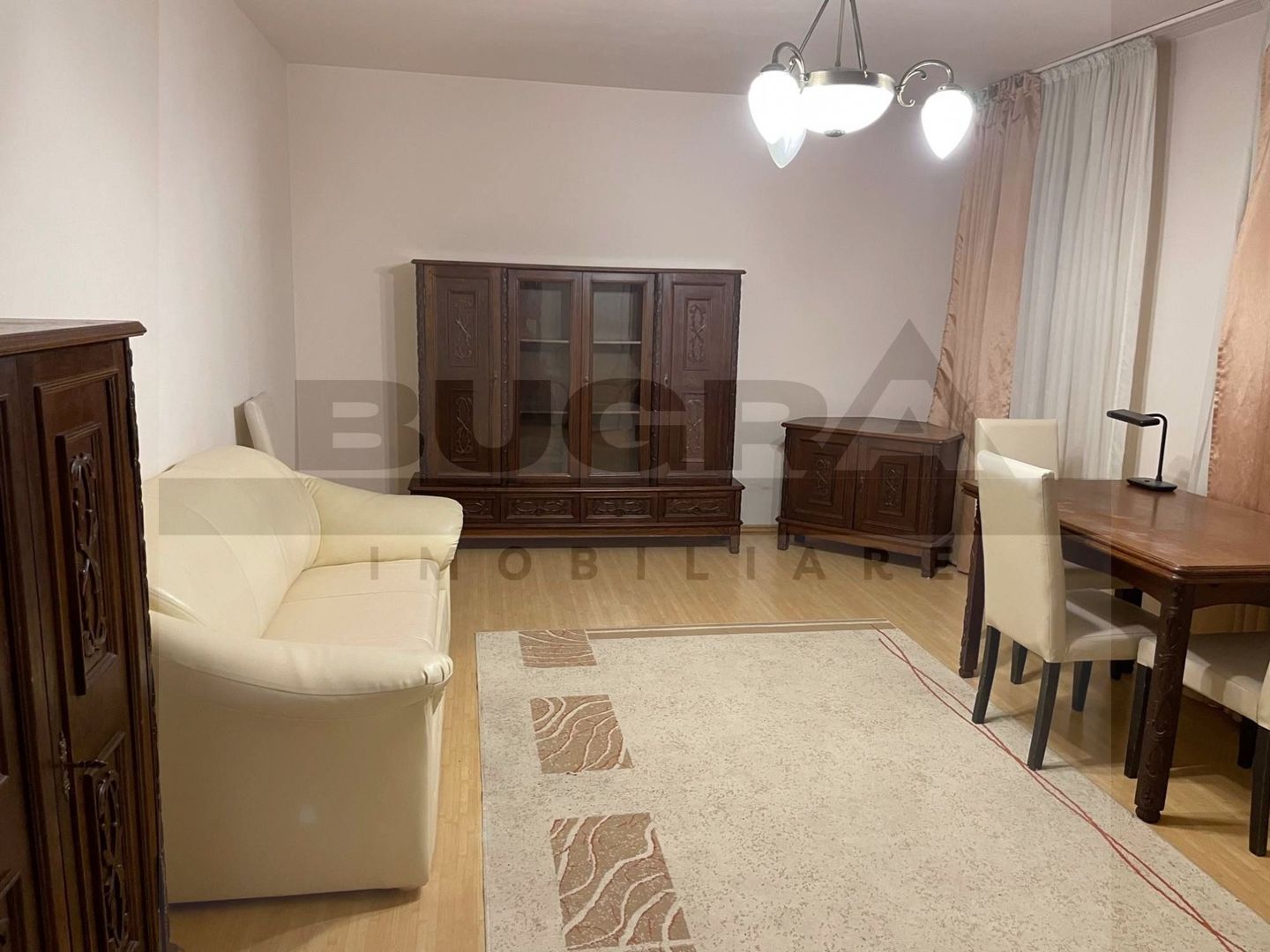 Apartament 2 camere, 70mp, etaj intermediar, parcare, zona Horea - Poză 2