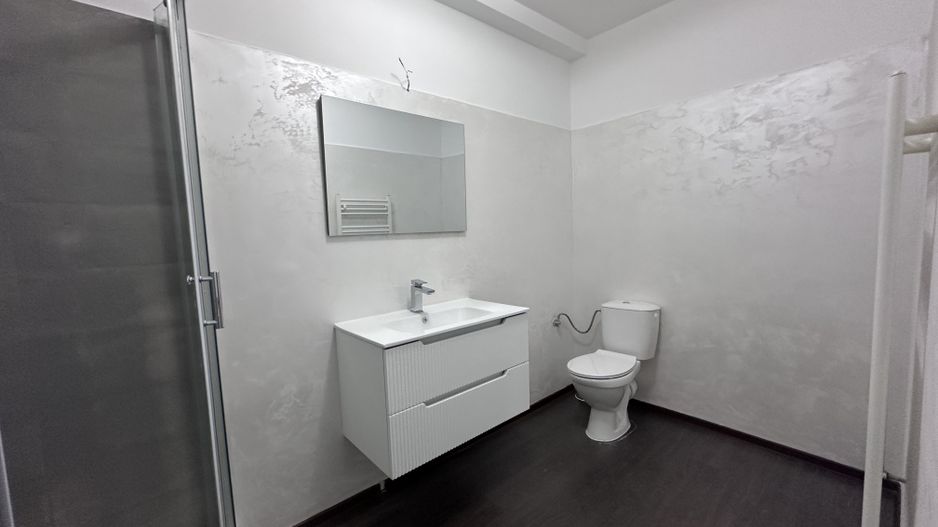 Apartament cu 3 camere de vânzare în Dumbravita - Poză 11