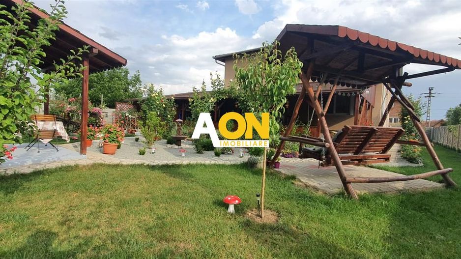 Casa 10 camere, 1000 mp teren, la asfalt, Barabant - Poză 1