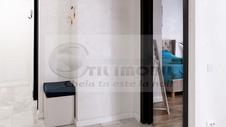 2 cam SD Royal Town, 56 mp, 2 balcoane, parcare, mobilat ,169.000 € - Poză 14