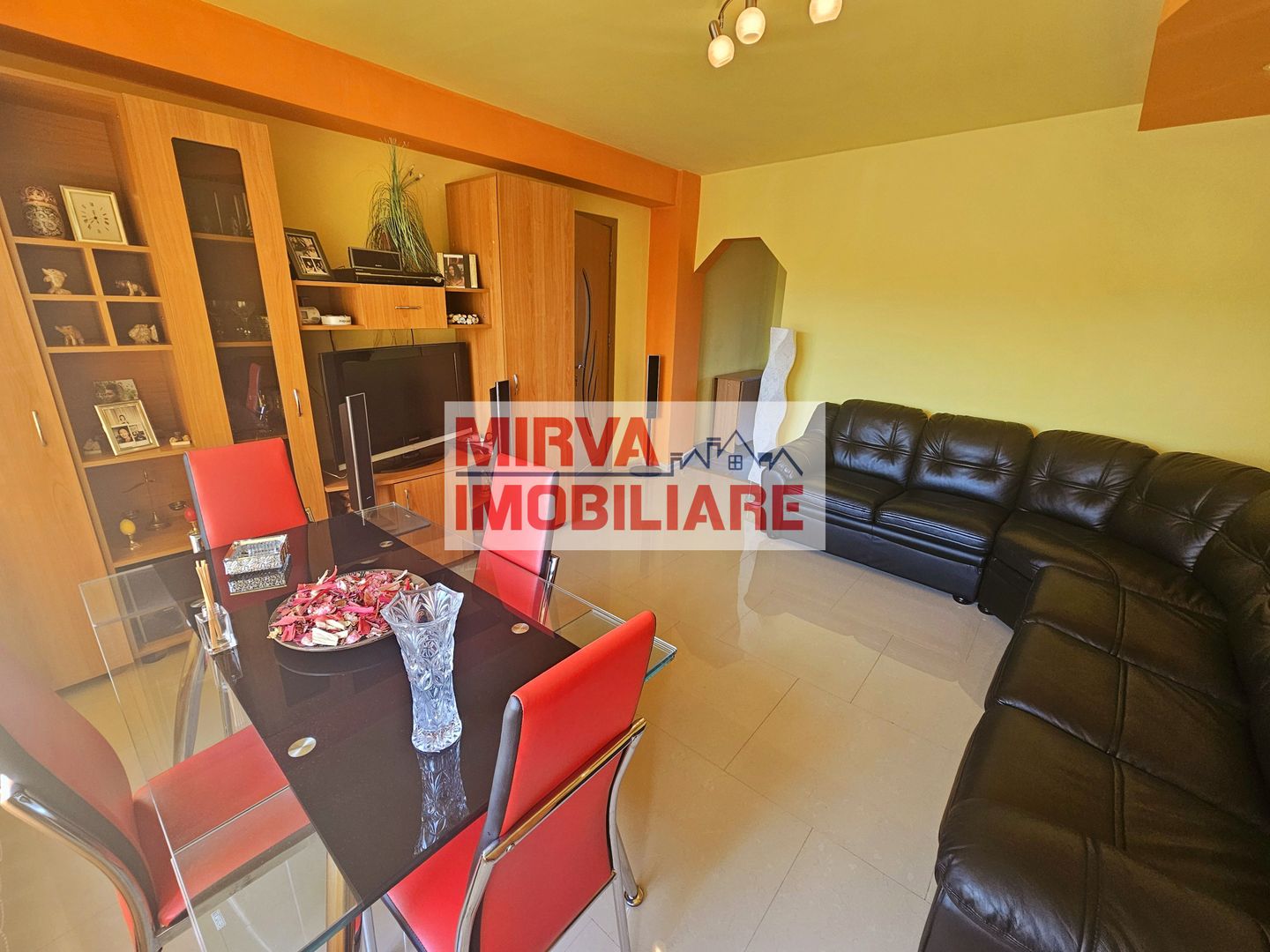 Vanzare apartament 2 camere, mobilat si utilat, in Plopeni - Poză 2