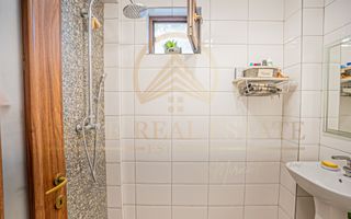 Viluta cocheta cu curte frumoasa in Mamaia Sat! - Poză 12