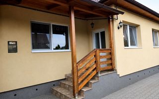 Proprietate cu două locuințe, garaj încălzit, foișor, 600 mp in Ernei - Poză 9