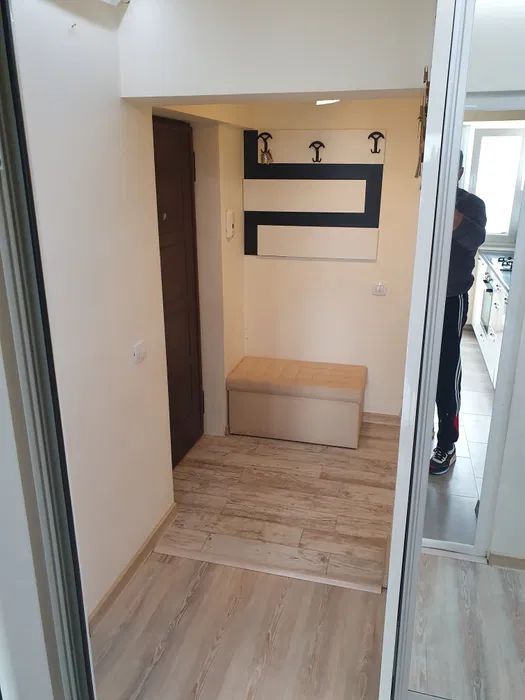 Apartment 3 cam dec Micro 18,et 8/10,renovat - Poză 6