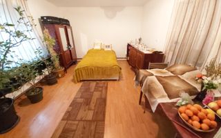 Casa de vanzare cu teren generos - Poză 3