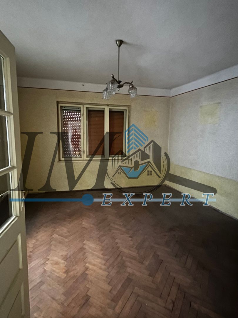 Casa ultracentrală de vânzare in Sebeș - Poză 1