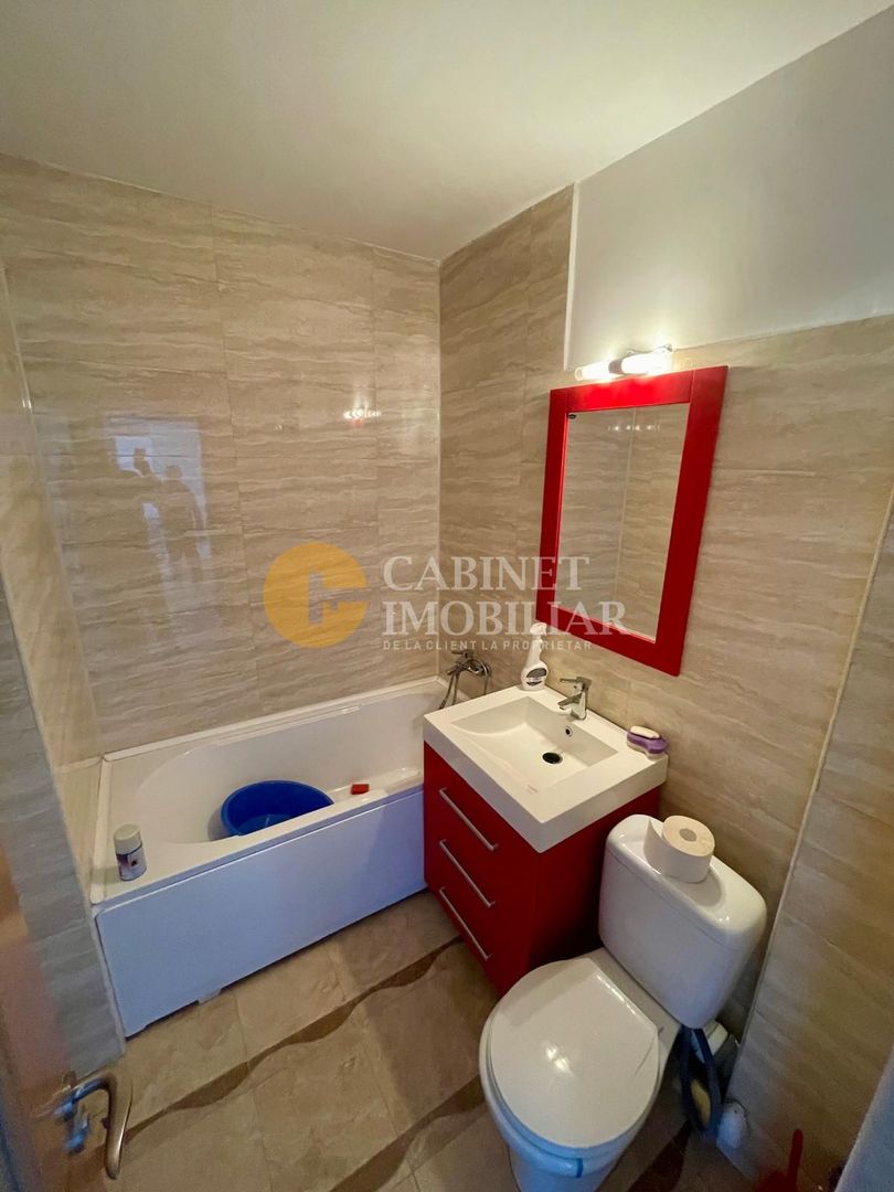 Apartament cu 3 camere - Renovat - zona Podu Ros - Poză 8