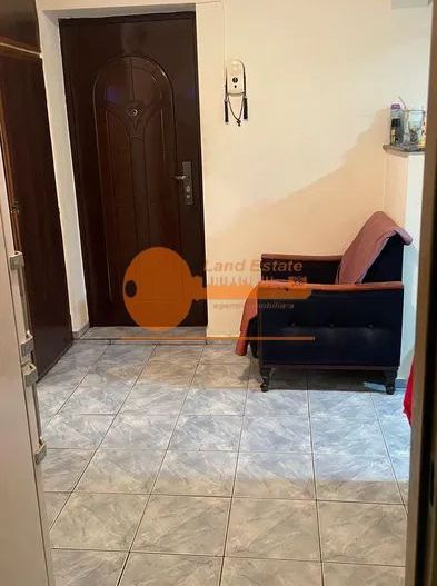 2 Camere Crangasi(Bloc Reabilitat-6 Minute de Metrou) - Poză 3