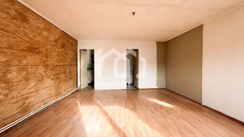 Spatiu de inchiriat 400MP Inaltimea de 4m Jucu de Mijloc - Poză 1