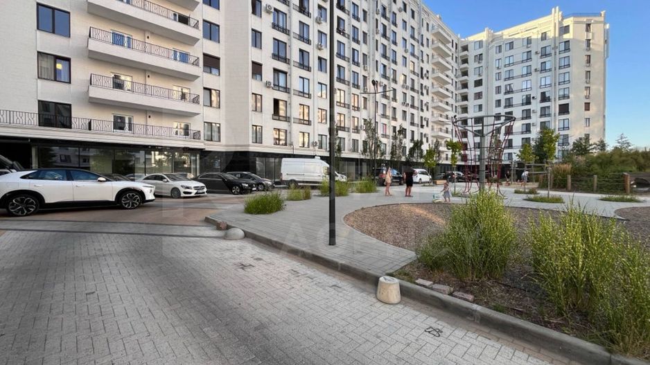 Vânzare, apartament 1 cameră + living 46 mp, str. Ioana Radu Buiucani - Poză 10