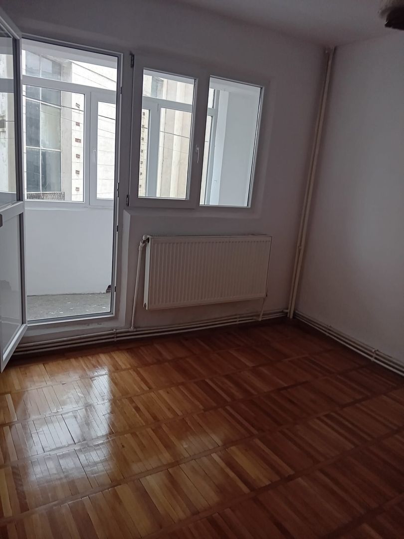 Apartament 2 camere – Port, etaj 1/4 – 3 balcoane, centrală, geam la baie - Poză 13