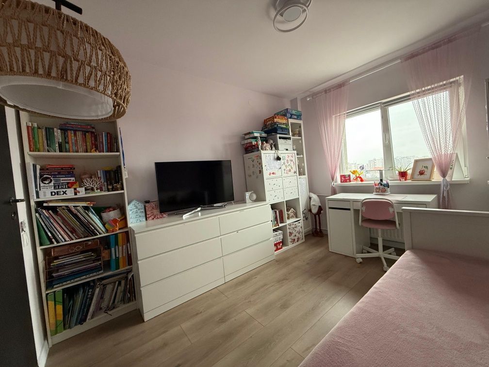 Apartament de 3 camere decomandat – vedere liberă spre Piața Victoriei - Poză 5