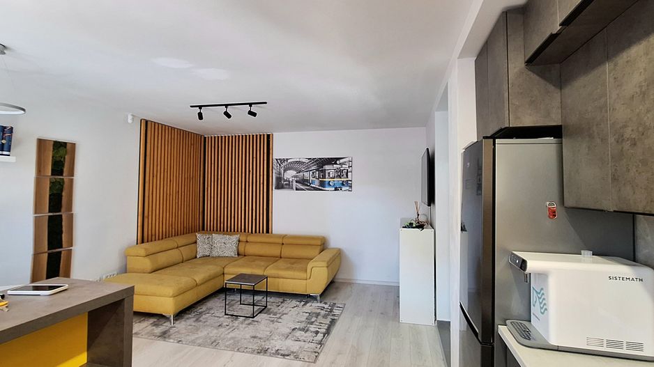 Apartament cu 3 camere, curte si loc de parcare - Poză 6