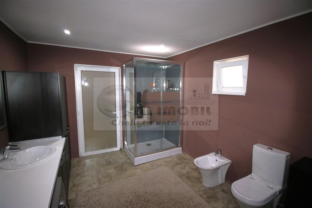 MIROSLAVA CASA EXCLUSIVISTA LA CHEIE LUX STIL MEDITERANEAN MOBILATA - Poză 36