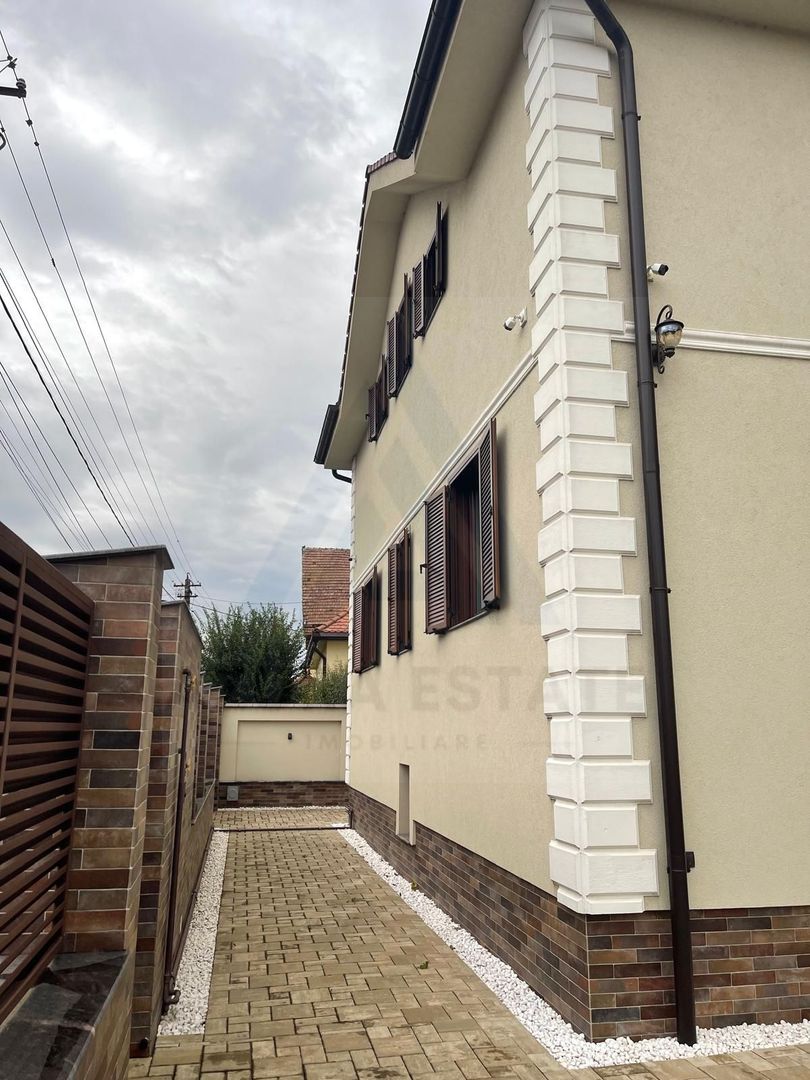 Vila 360 mp utili super exclusivista si teren 750 mp in Sibiu - Poză 4